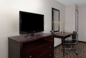 La Quinta Inn & Suites by Wyndham Henderson-Northeast Denver