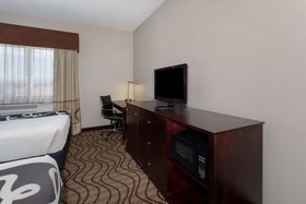La Quinta Inn & Suites by Wyndham Henderson-Northeast Denver