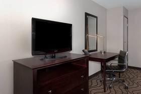 La Quinta Inn & Suites by Wyndham Henderson-Northeast Denver