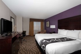 La Quinta Inn & Suites by Wyndham Henderson-Northeast Denver