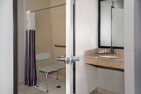 La Quinta Inn & Suites by Wyndham Henderson-Northeast Denver