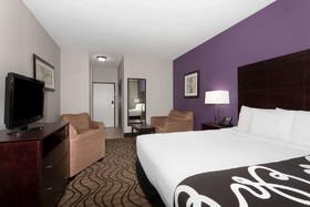 La Quinta Inn & Suites by Wyndham Henderson-Northeast Denver