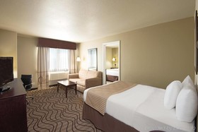La Quinta Inn & Suites by Wyndham Henderson-Northeast Denver