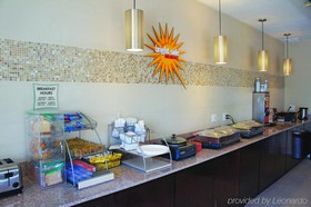 La Quinta Inn & Suites by Wyndham Henderson-Northeast Denver