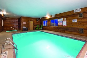 La Quinta Inn & Suites by Wyndham Henderson-Northeast Denver