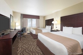 La Quinta Inn & Suites by Wyndham Henderson-Northeast Denver