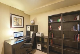 La Quinta Inn & Suites by Wyndham Henderson-Northeast Denver