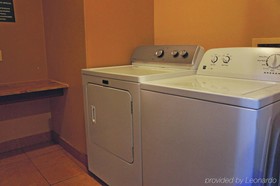 La Quinta Inn & Suites by Wyndham Henderson-Northeast Denver