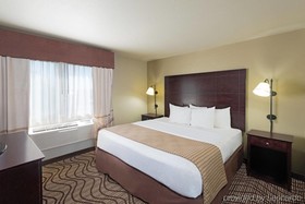La Quinta Inn & Suites by Wyndham Henderson-Northeast Denver