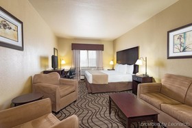 La Quinta Inn & Suites by Wyndham Henderson-Northeast Denver