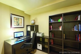 La Quinta Inn & Suites by Wyndham Henderson-Northeast Denver