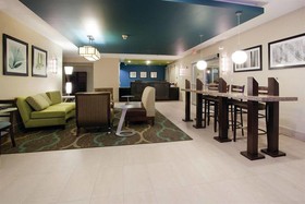 La Quinta Inn & Suites by Wyndham Henderson-Northeast Denver