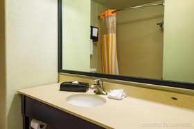 La Quinta Inn & Suites by Wyndham Henderson-Northeast Denver
