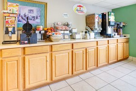 Super 8 by Wyndham Henderson North East Denver