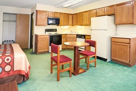 Super 8 by Wyndham Henderson North East Denver