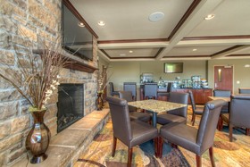 Cobblestone Inn & Suites Holyoke