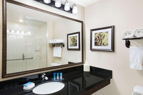 Best Western Plus Hudson Hotel & Suites