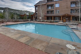 Arapahoe Lodge