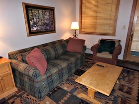 Arapahoe Lodge