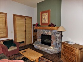 Arapahoe Lodge