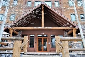 Arapahoe Lodge