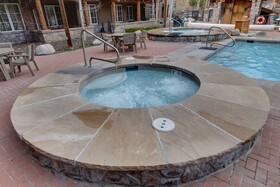 Arapahoe Lodge