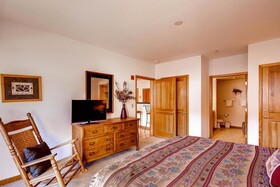 Gateway Mountain Lodge