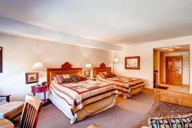Gateway Mountain Lodge