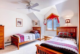 Gateway Mountain Lodge