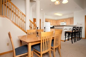 Gateway Mountain Lodge