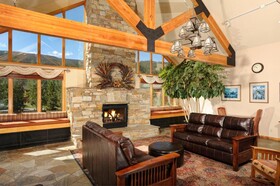 Gateway Mountain Lodge