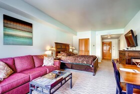 Gateway Mountain Lodge