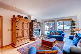 Gateway Mountain Lodge