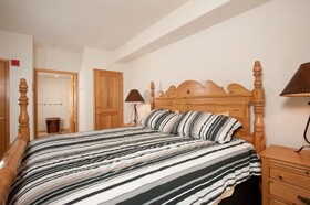 Gateway Mountain Lodge