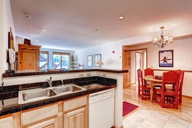 Gateway Mountain Lodge
