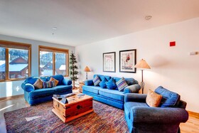 Gateway Mountain Lodge