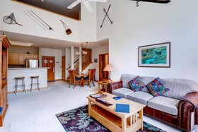 Gateway Mountain Lodge