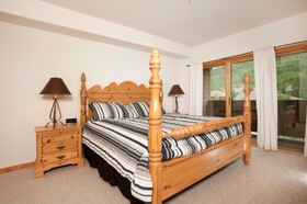 Gateway Mountain Lodge