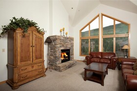 Gateway Mountain Lodge