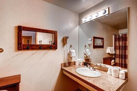 Gateway Mountain Lodge
