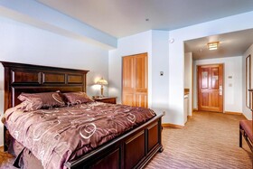 Gateway Mountain Lodge