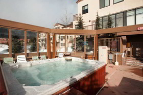 Slopeside Lodge