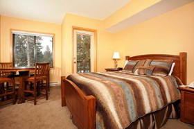 Slopeside Lodge