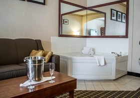 Comfort Suites Lakewood - Denver