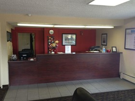 HomeTowne Studios Denver - Lakewood West