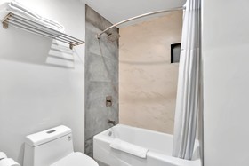 Exclusivo Inn & Suites