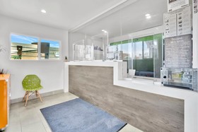 Exclusivo Inn & Suites