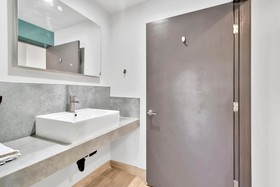 Exclusivo Inn & Suites