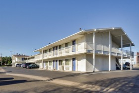 Park Inn by Radisson Lakewood