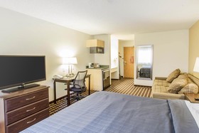 Spark by Hilton Lakewood Denver Southwest